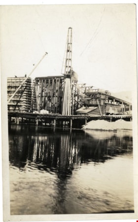 Stone-built pier, [1919] thumbnail