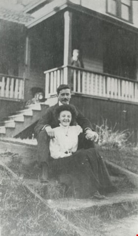Couple sitting on the steps, [190-?] (date of original), copied 1977 thumbnail