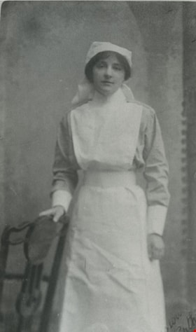 World War One nurse, [between 1914 and 1918] (date of original), copied 1977 thumbnail