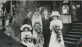 Winnie and Arthur Rowe on their wedding day, [1906] (date of original), copied 1977 thumbnail