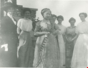 Ladies at Fairacres, [1913] (date of original), copied 1978 thumbnail