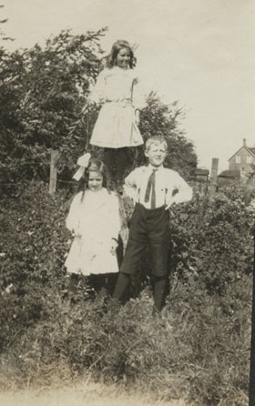 Two girls and a boy, [1910] thumbnail