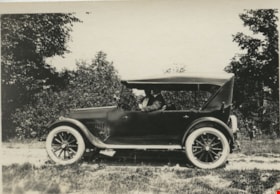 Car at Piler Point, Lake Shore, ca. 1922 thumbnail