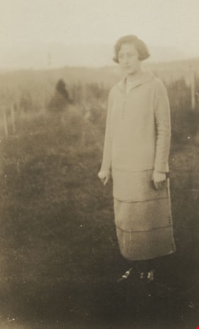 Woman at Buena Vista, [between 1912 and 1925] thumbnail