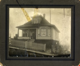 Quittenbaum family home, [1915] thumbnail