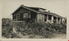 Wray family house, [192-] thumbnail