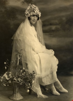 May Queen Ruth Bearn, 1925 thumbnail