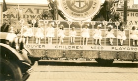 Hudson's Bay parade float, [192-] thumbnail