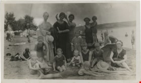 Group of swimmers at the beach, [between 1910 and 1920] thumbnail