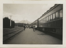 Lake Louis Station, [between 1930 and 1949] thumbnail