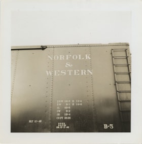 Norfolk & Western freight car, [between 1930 and 1949] thumbnail