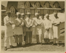 Kitchen staff at Paradise Inn, June 1924 thumbnail