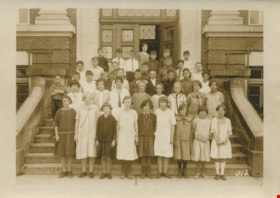 Gilmore Avenue School students, [1930] thumbnail