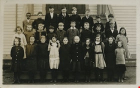 Students at Gilmore Avenue School, [between 1912 and 1914] thumbnail