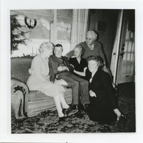 Edwin Wettenhall Bateman and his four daughters, [between 1948 and 1956] thumbnail