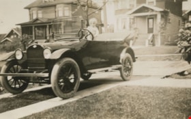 Warren McWilliams in E. W. Bateman's McLaughlin-Buick, [1919 or 1920] thumbnail