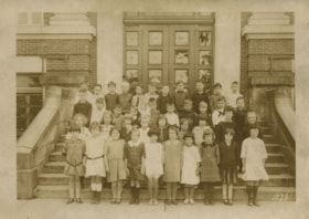 Gilmore Avenue School students, [between 1920 and 1925] thumbnail
