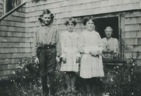 Beamish family, 1919 thumbnail