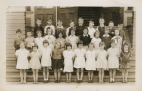 Kingsway West School class, June 1939 thumbnail