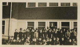 Kingsway West School class, February 1925 thumbnail
