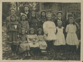 Dundonald School class, 1906 thumbnail