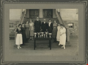 Staff at Kingsway West School, September 1921 thumbnail