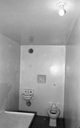 Interior of death row cell number 3, 1991 thumbnail
