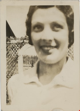 Ruby in front of lattice, 1936 thumbnail