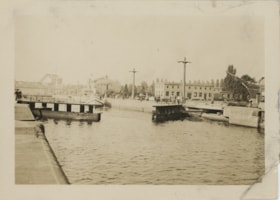 Government locks opening in Seattle, 11 Oct. 1936 thumbnail