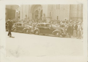 Leaving funeral service of Charles Woodward, 6 Jun. 1937 thumbnail