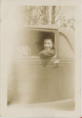 Les in car, 1936 thumbnail