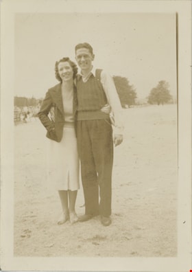 Wilma and Jack, 21 Aug. 1938 thumbnail