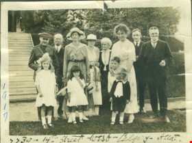 McClean and Hawkshaw families, 1917 thumbnail