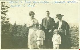 McClean and Hawkshaw families, 1918 thumbnail
