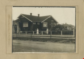 Glen family house, [between 1922 and 1924] thumbnail
