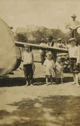 Leggett children at the Lone Star circus, [between 1900 and 1919] thumbnail