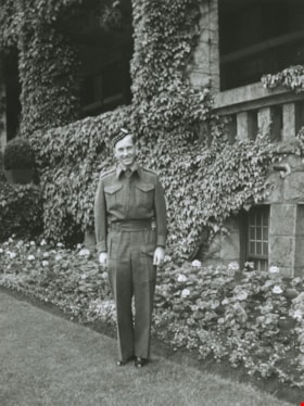 Frank Battersby in uniform, [between 1941 and 1945] (date of original) thumbnail