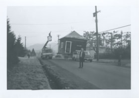 Irvine house being moved, April 6, 1975 thumbnail
