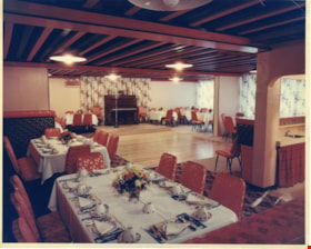 Interior of Club Diner, [196-] thumbnail