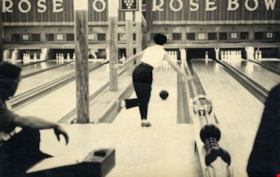 Ten pin bowling at the Rose Bowl, [196-] thumbnail