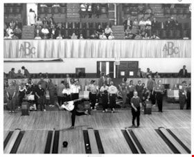 Bowling tournament in California, [196-?] thumbnail
