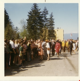 Queen Elizabeth II and crowd during royal visit to Burnaby Municipal Hall, 7 May 1971 thumbnail