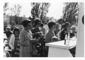 People at a refreshment stand, May 1971 thumbnail