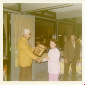 Gordon Skene presenting trophy at Centennial '71 Golf Tournament, 11 Sept 1971 thumbnail