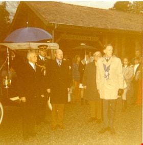 Officials at Heritage Village opening, 19 November 1971 thumbnail