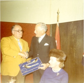 James Barrington presenting a commemorative gift to Governor General Roland Michener, 19 November 1971 thumbnail