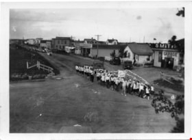 Eriksdale High School in parade, 1931 thumbnail