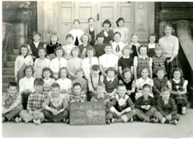 Grade 2-3, Division 12 class at Gilmore Avenue School, [1958] thumbnail