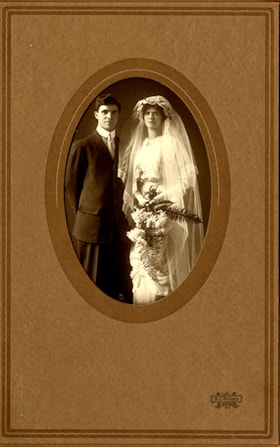 William and Sarah Parker, 20 Aug. 1913 thumbnail