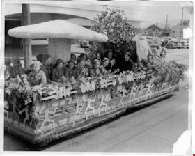5th Burnaby Brownie first prize float, 1950 thumbnail